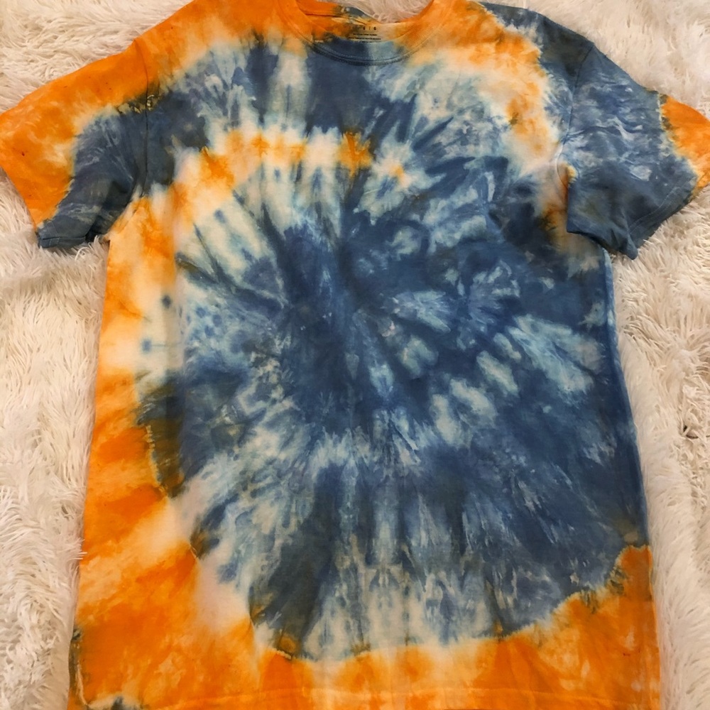 Tie dye Gators tee NWOT Unisex